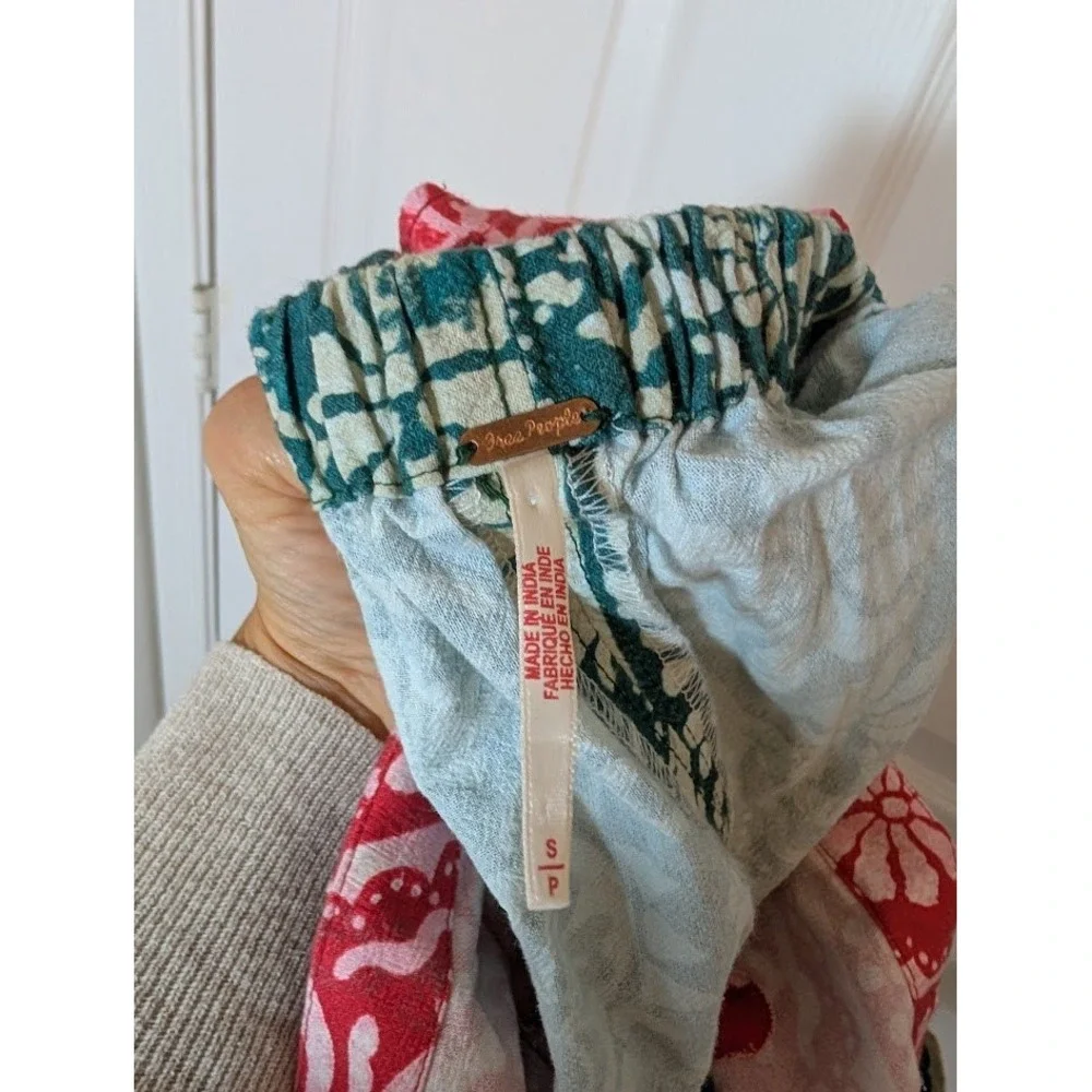 Free People Palm Bay Shortalls Red Green Floral Print Romper‎ Size S